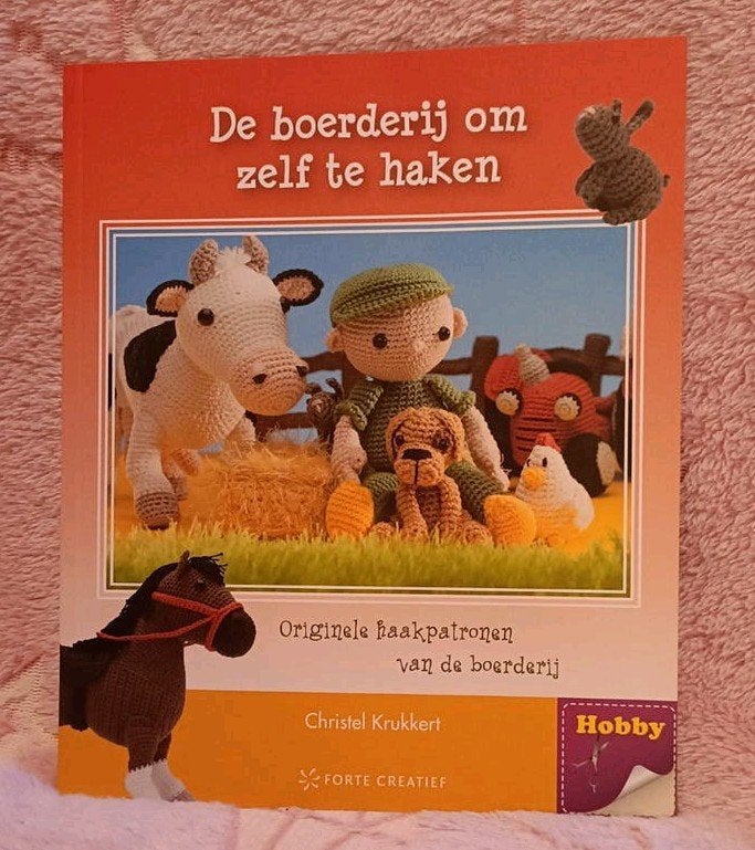 Krukkert, Christel - De boerderij om zelf te haken, Breien en Haken, Ophalen of Verzenden, Zo goed als nieuw, Christel Krukkert