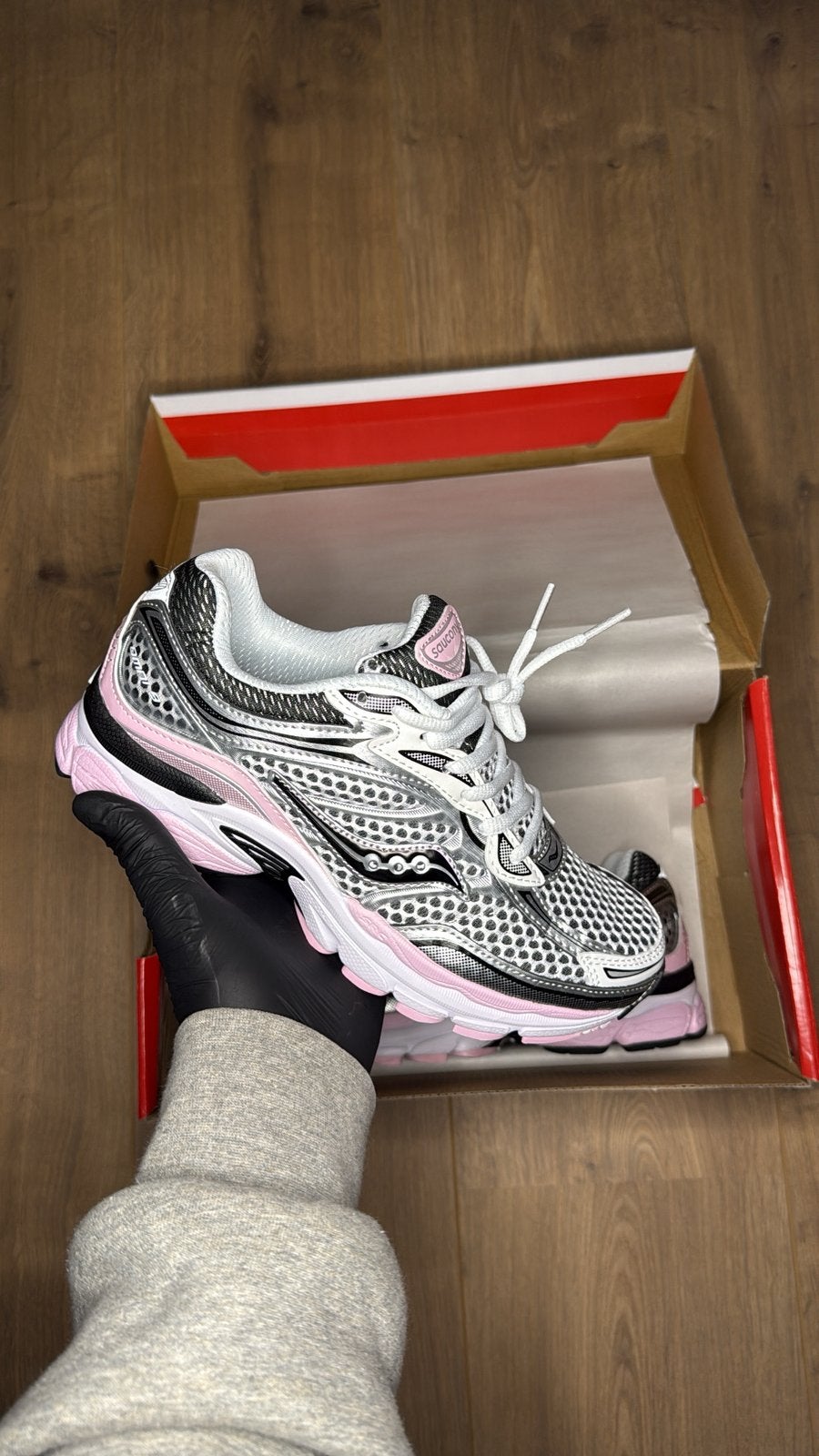 Saucony Omni-9, Pink/White *NIEUW*, Hardloopschoenen, Nieuw, Saucony, Ophalen of Verzenden
