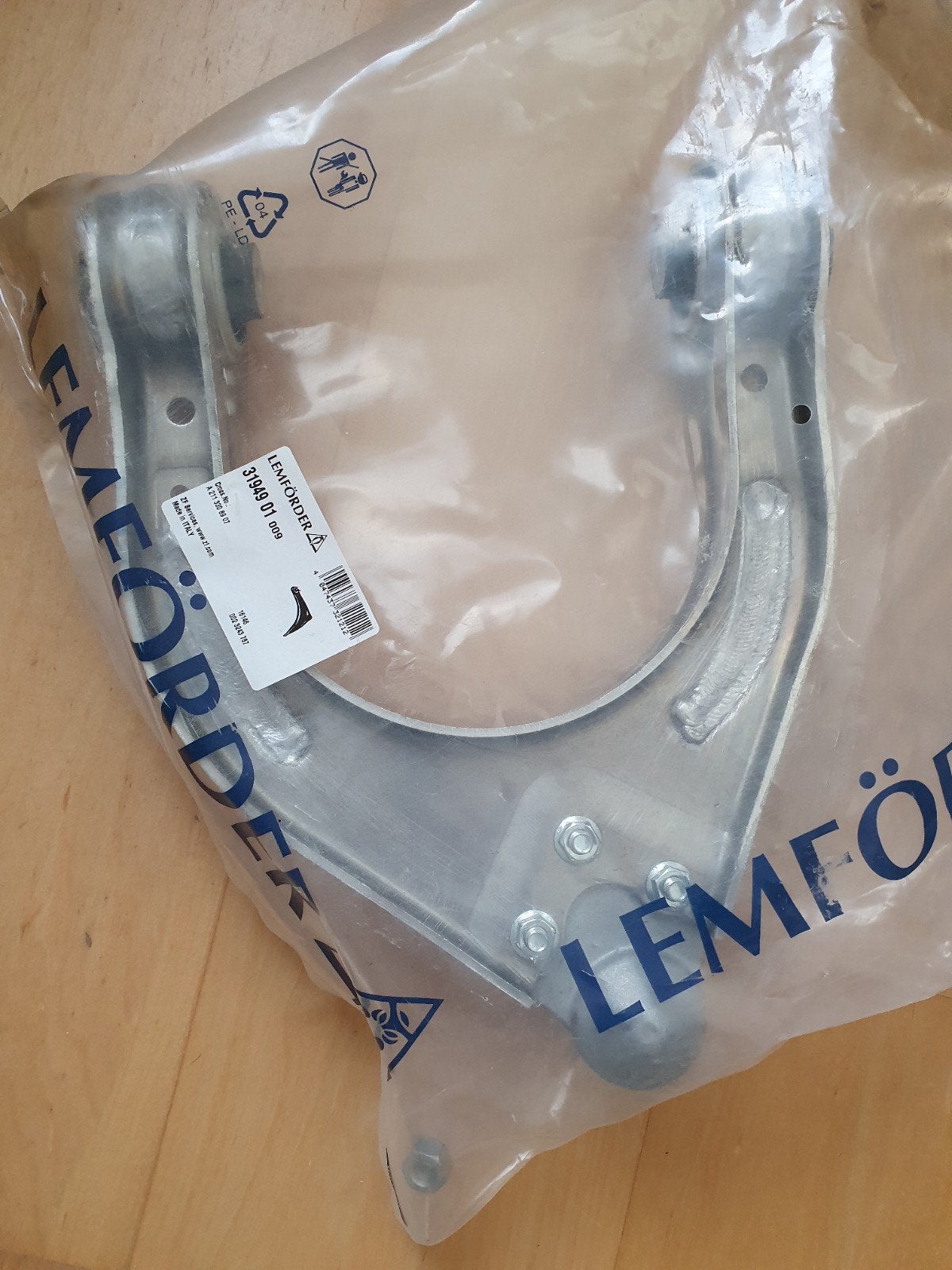 Draagarm Voor Links boven. Mercedes W211 E/CLS klasse, Auto-onderdelen, Ophanging en Onderstel, Ophalen of Verzenden, Nieuw, Mercedes-Benz