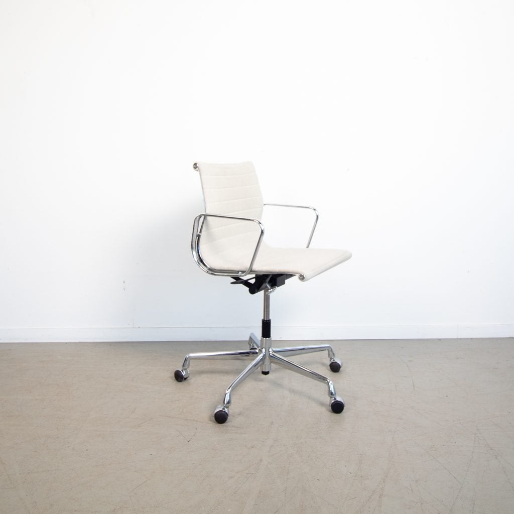 Vitra Eames EA 117 Bureaustoel Wit Hopsak -  Chroom