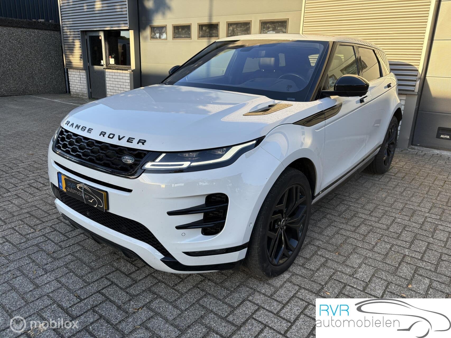 Land Rover Range Rover Evoque 2.0 D150 AWD R-Dynamic EXPORTP, Auto's, Automaat, Gebruikt, Zwart, 4 cilinders