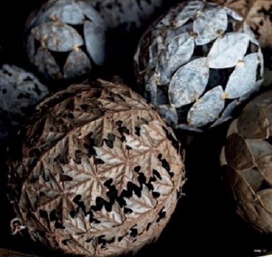 Roestige grijze ijzeren kerstbal blad L kerst stoer sober, Verzenden, Nieuw, Metaal