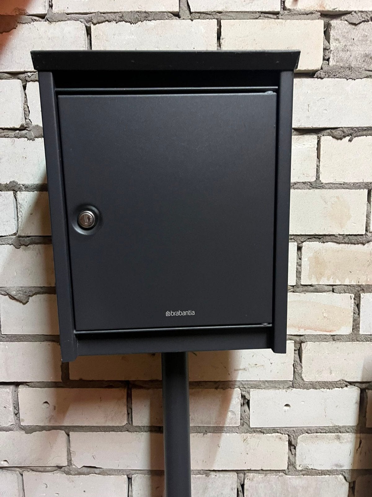 Brabantia brievenbus - Zo goed als nieuw, Ophalen, Zo goed als nieuw, Staal, Wandbrievenbus