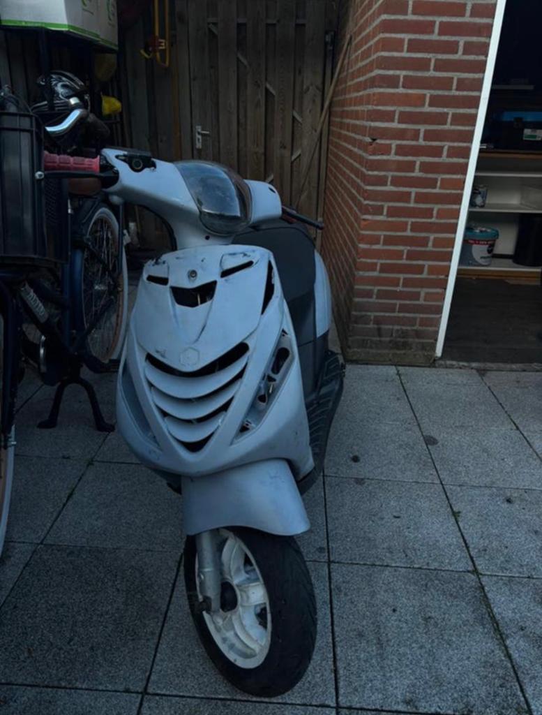 Zip 70cc, met 123!, Fietsen en Brommers, Ophalen, Zo goed als nieuw, Tweetakt, Zip