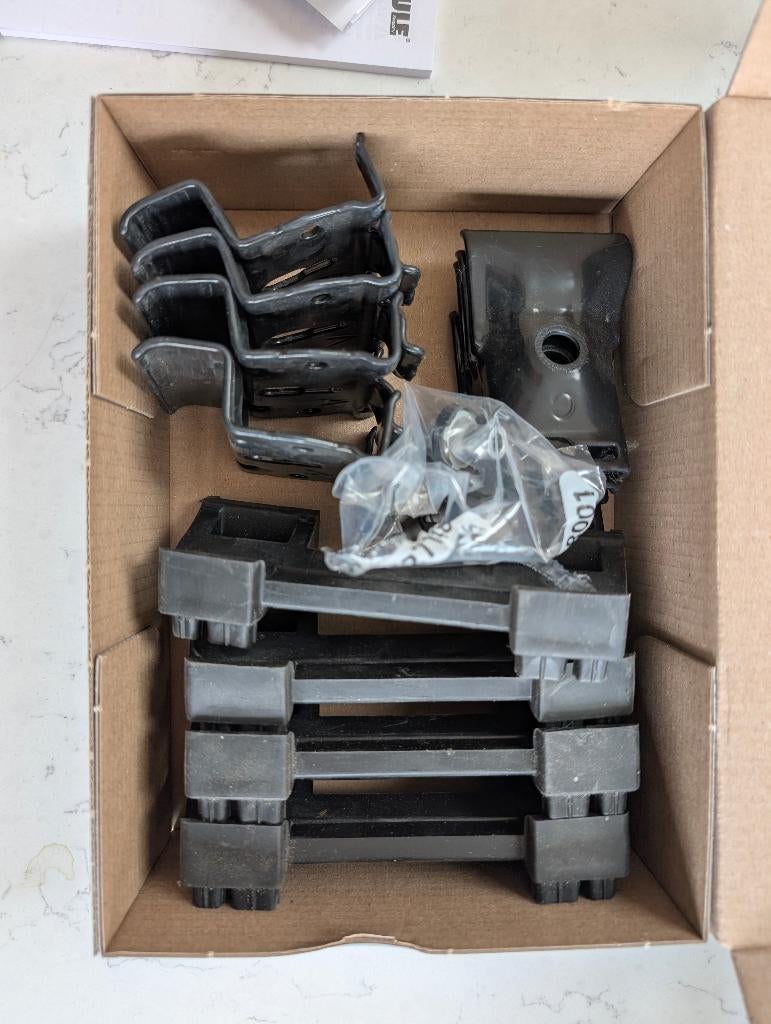 Thule kit 186076 voor Kia Niro 2016-2022, Auto diversen, Dakdragers, Ophalen of Verzenden, Gebruikt