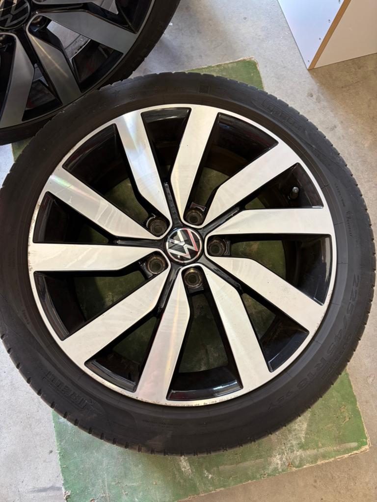 Vw velgen incl. Banden, Auto-onderdelen, Banden en Velgen, Ophalen, 18 inch, Gebruikt, Banden en Velgen