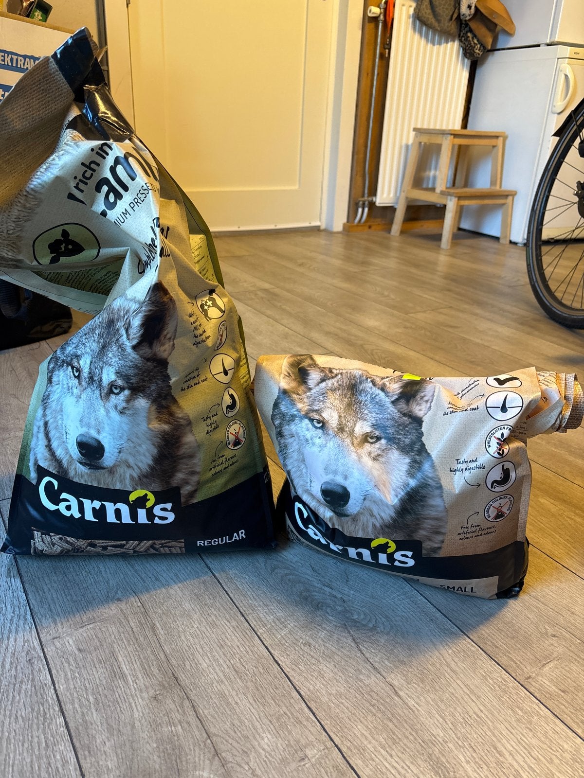 Carnis grote en kleine brok halve zak van beiden, Ophalen, Hond