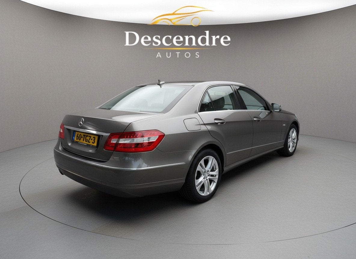Mercedes-Benz E-Klasse 200 CGI Business Class Elegance, Auto's, Automaat, Euro 5, Gebruikt, 4 cilinders
