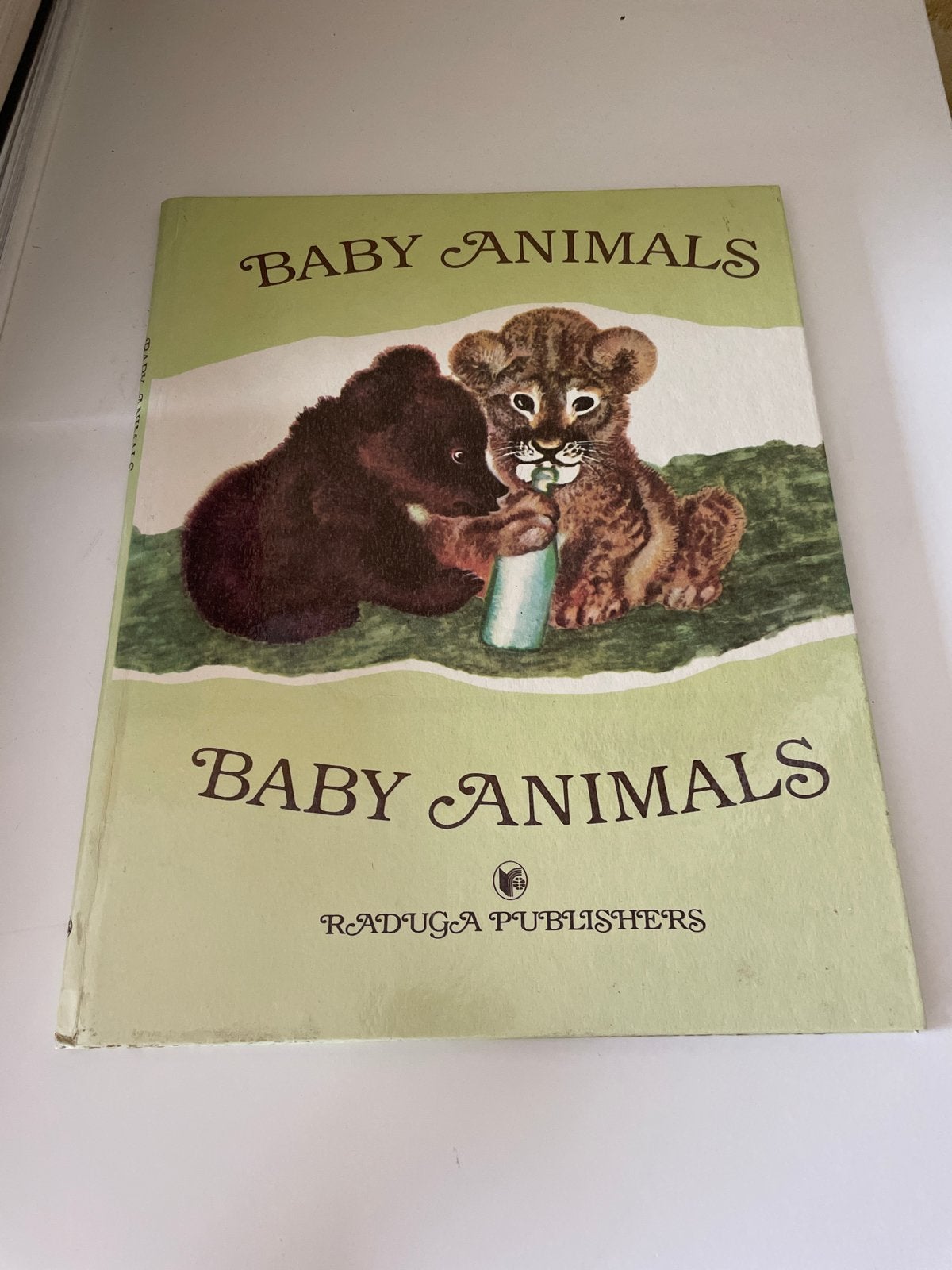 Baby Animals - Raduga Publishers (Vintage Kinderboek), Boeken, Ophalen of Verzenden, Gelezen, Overige diersoorten
