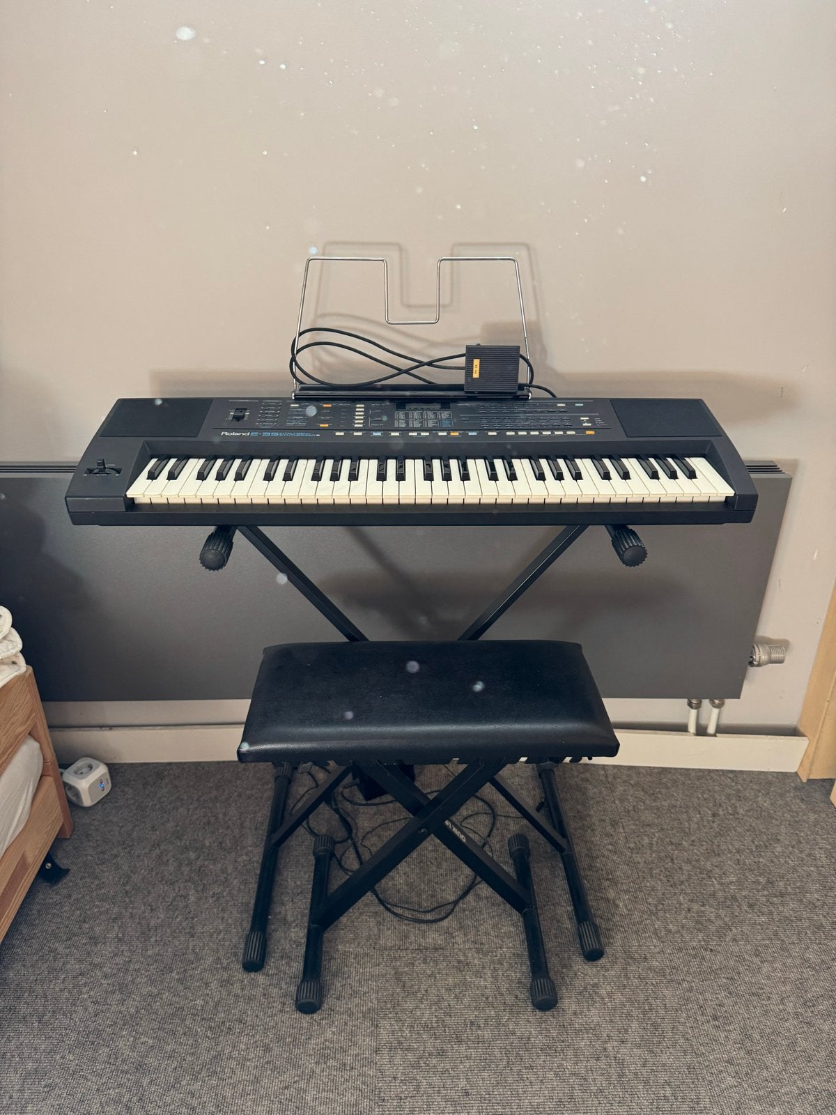 Roland E-35 keyboard met pedaal, Quik lok standaard en kruk, Ophalen, 61 toetsen, Roland, Zo goed als nieuw