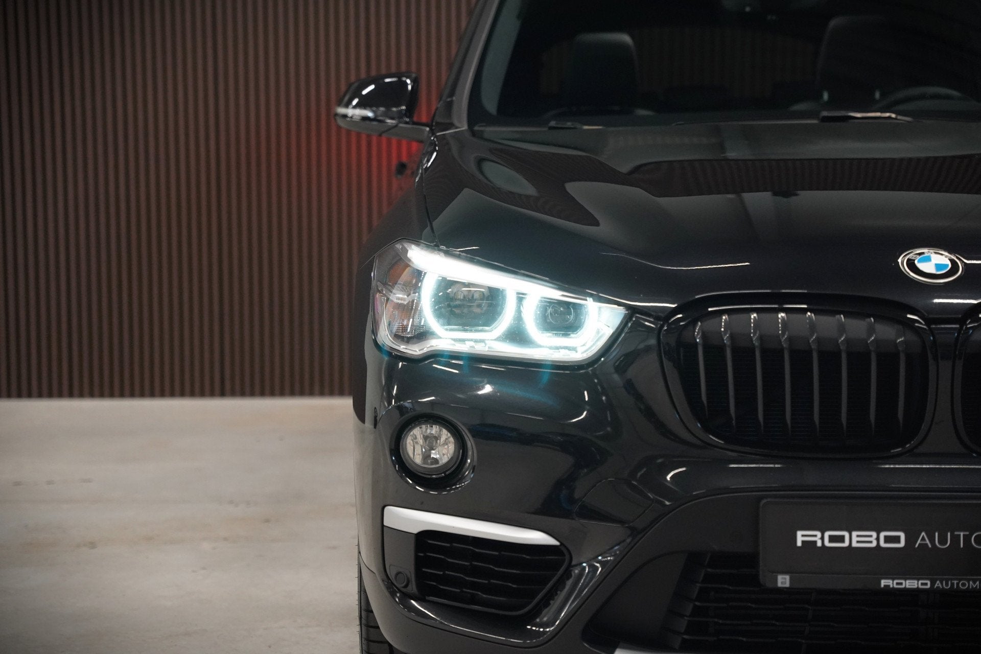 Foto 12 van BMW X1 xDrive20i High Executive | Panoramadak | Head-Up Disp