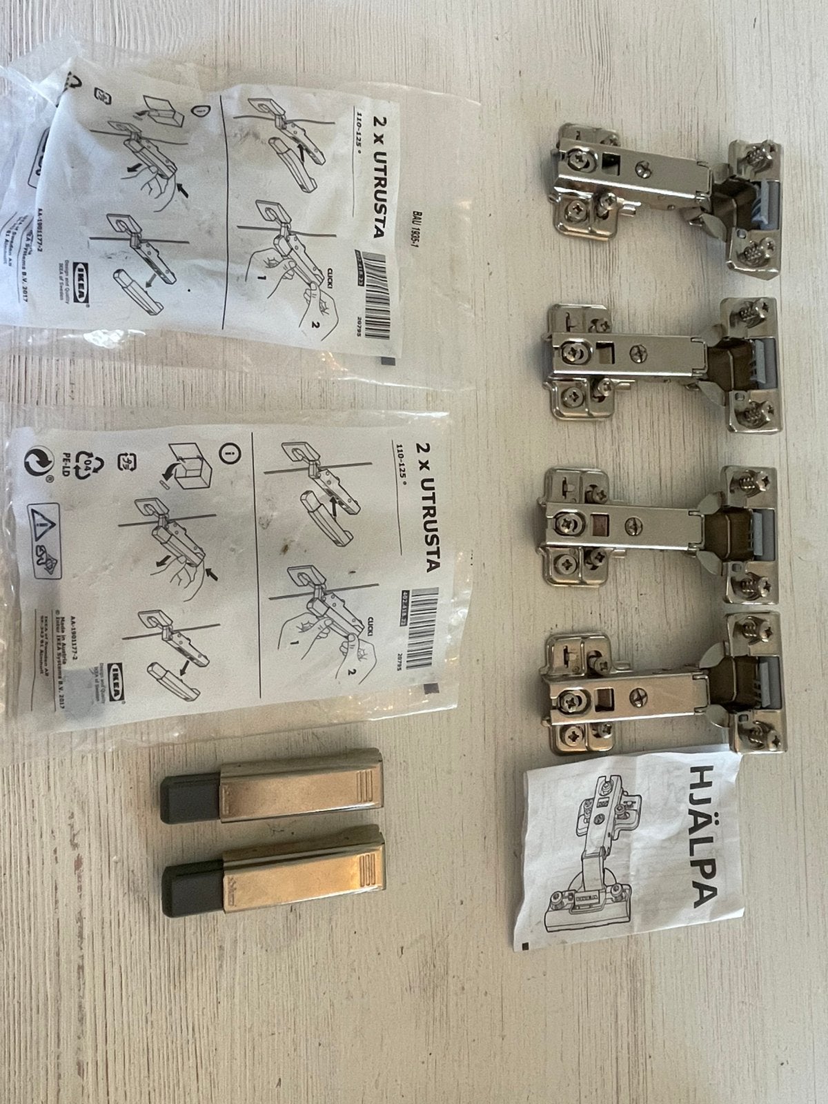 4 stuks Ikea Hjalpa scharnier en 6 Utrusta scharnierdempers, Ophalen of Verzenden, Zo goed als nieuw, Scharnier