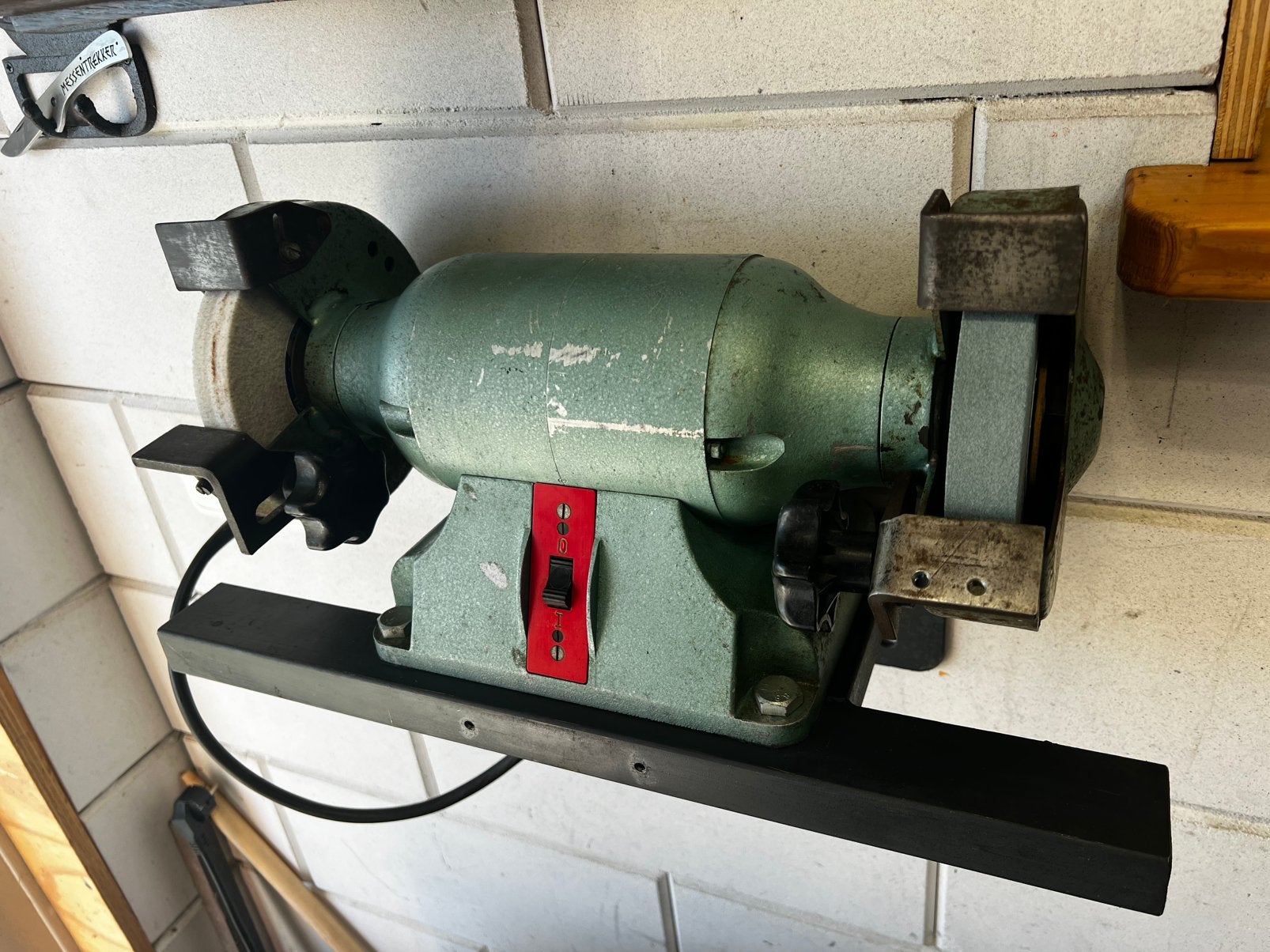Goede slijpsteen (nieuwe stenen), Doe-het-zelf en Verbouw, Gereedschap | Slijpmachines, Ophalen, Minder dan 700 watt, Werkbankslijpmachine