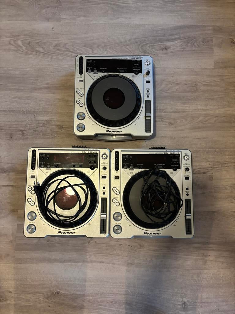 3 Pioneer CDJ 800MK2’s (1 defecte voor reserve onderdelen), Ophalen, Gebruikt, Dj-set, Pioneer