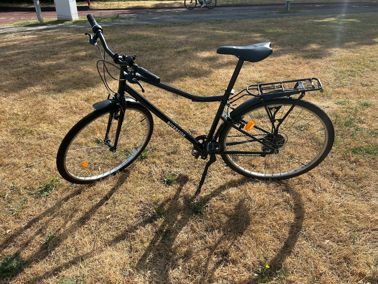 Riverside Fiets Zwart met Bagagedrager, Ophalen, Zo goed als nieuw