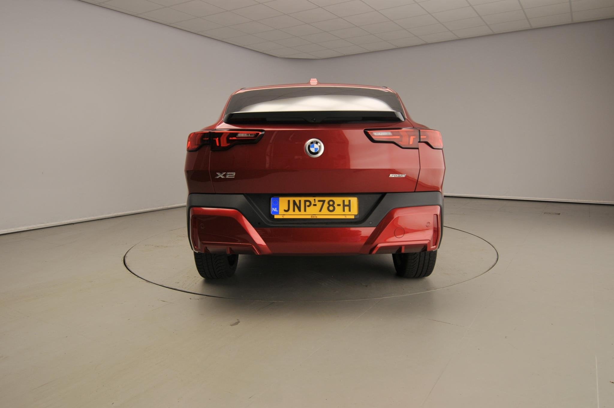 BMW X2 sDrive20i | LED | Navigatie | Stoelverwarming | Keyle, Auto's, Dealer onderhouden, Euro 6, Met garantie (alle), 3 cilinders