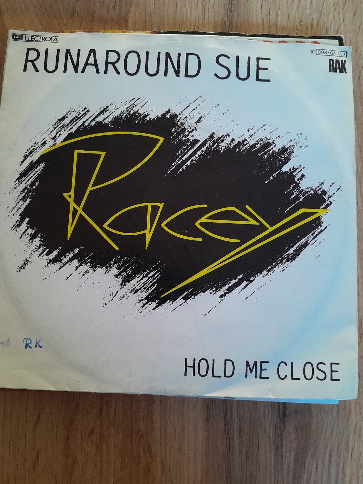 Racey 7inch runaround sue, Ophalen of Verzenden, Zo goed als nieuw, Pop