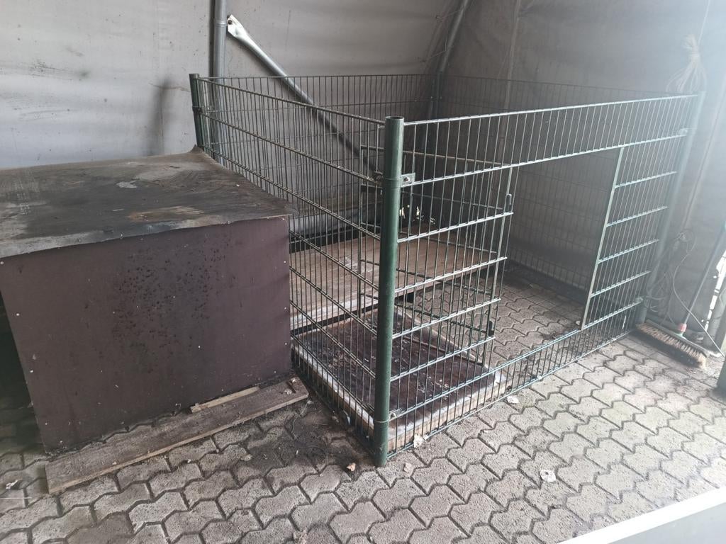 Goede en degelijke hondenbench, Ophalen