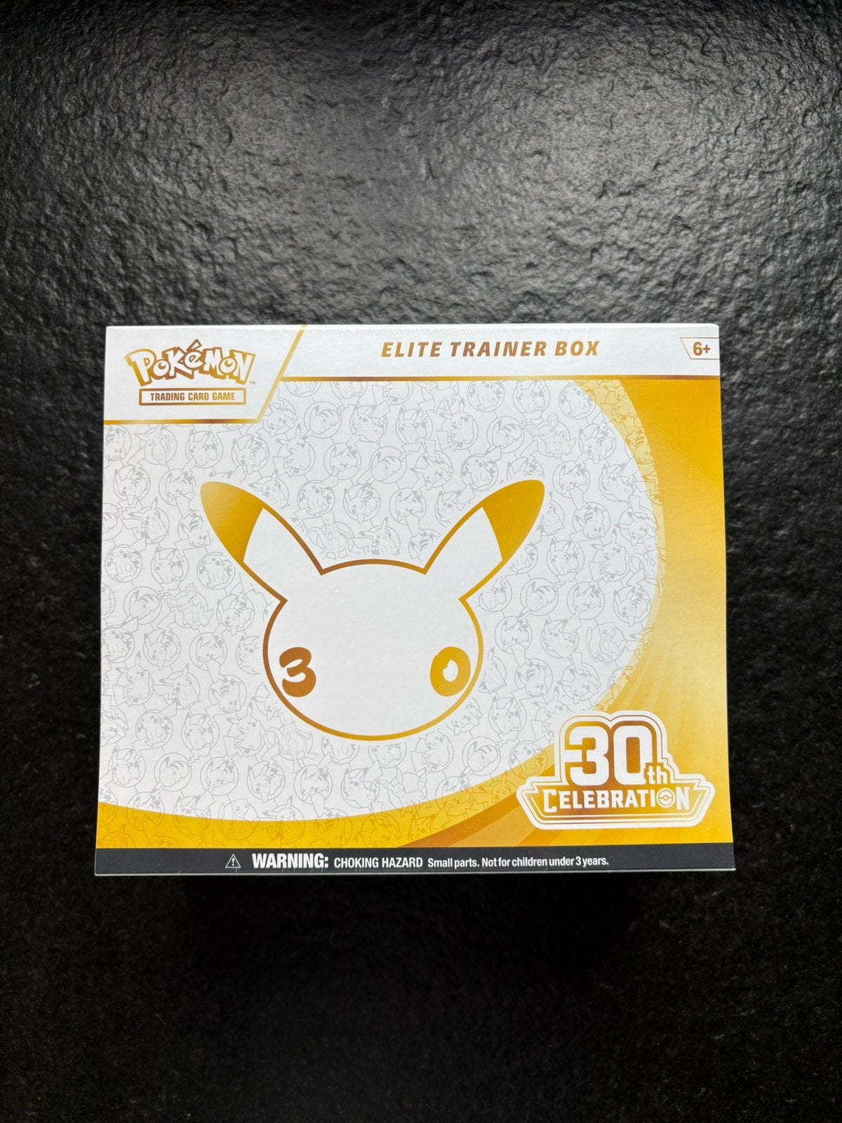 Pokémon 30th Celebration Elite Trainer Box ETB Sealed, Ophalen of Verzenden, Nieuw, Booster, Foil