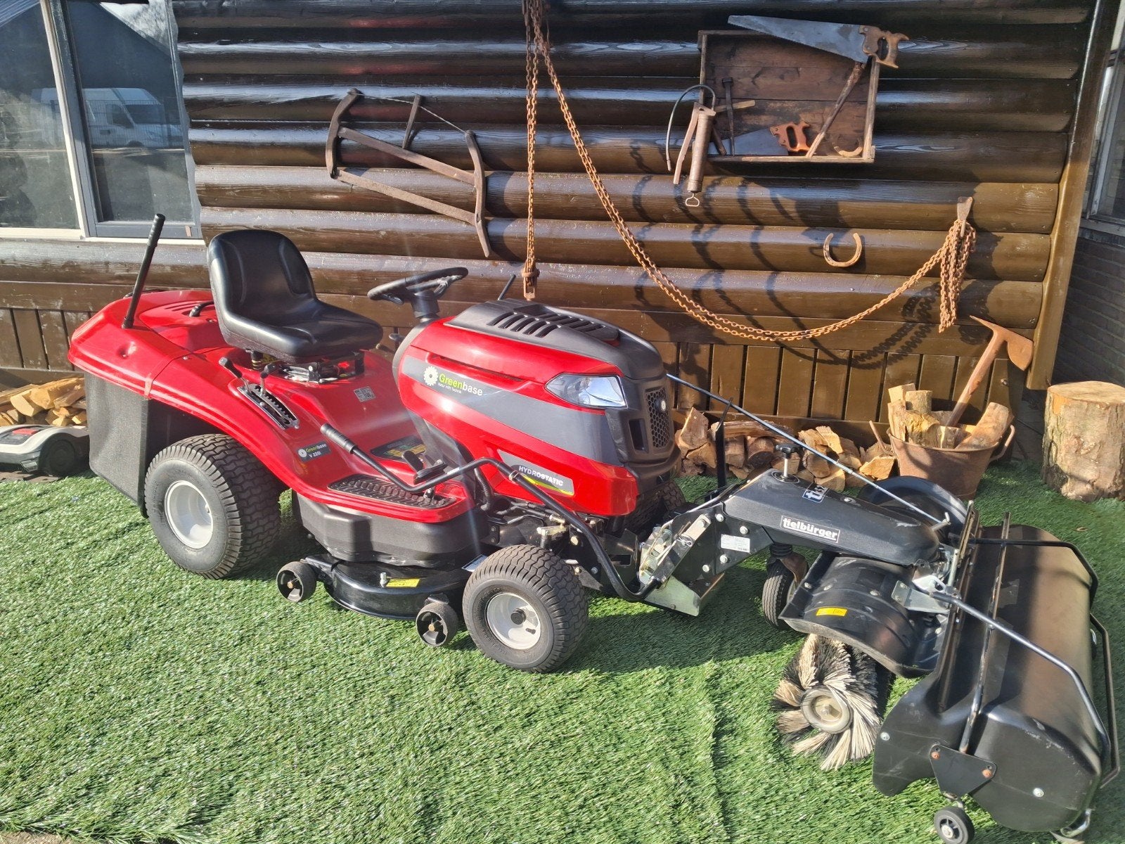 MTD Greenbase V220I zitmaaier met Tielbürger TK520 rolbezem, Ophalen, Cirkelmaaier, Gebruikt, Benzine-grasmaaier