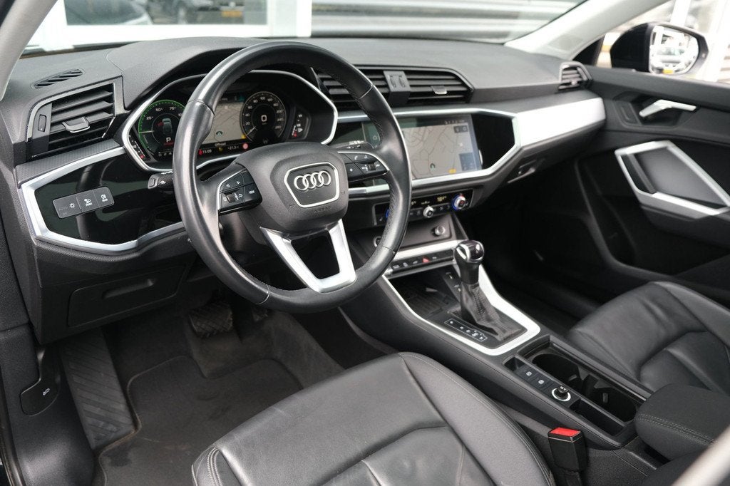 Audi Q3 Sportback 45 TFSI e S-line 245PK Pano Matrix Led Cam, Parkeerassistent, Gebruikt, Zwart, Zwart