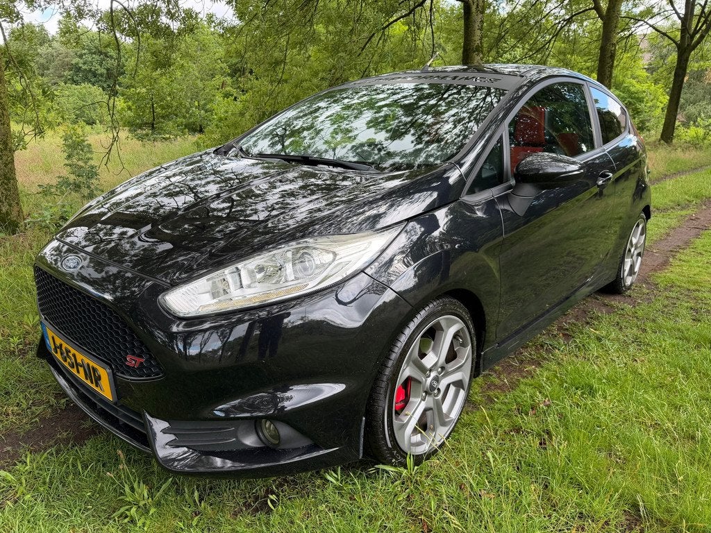 Ford Fiesta 1.6 ST2 Origneel, Recaro, Camera, Recent nieuwe, Voorwielaandrijving, 1063 kg, Gebruikt, 4 cilinders