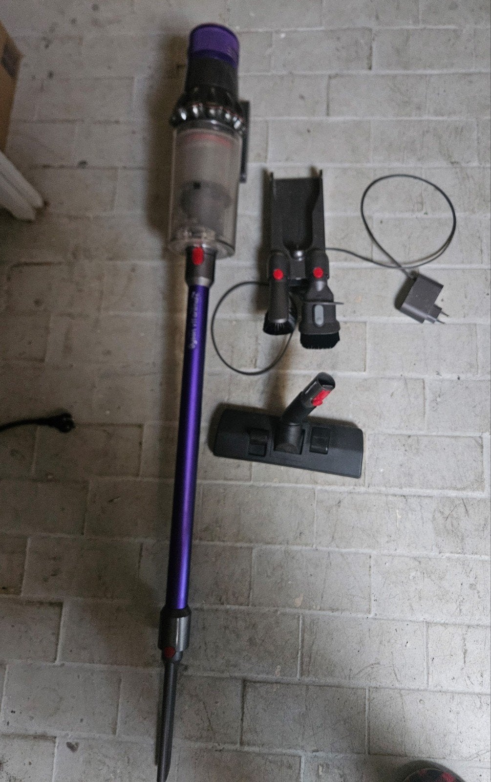 Dyson V11 Animal+ Steelstofzuiger - Defect, Witgoed en Apparatuur, Stofzuigers, Ophalen, Draadloos, Dyson, Niet werkend