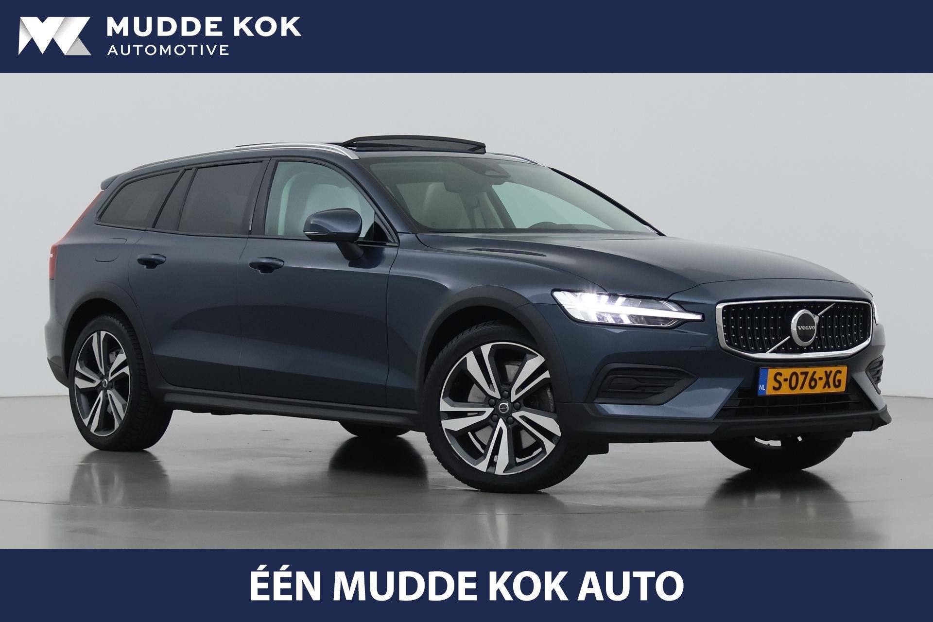 Volvo V60 Cross Country 2.0 B5 AWD Pro | ACC | Panoramadak |, Auto's, Volvo, Euro 6, 4 cilinders, 1969 cc, Blauw