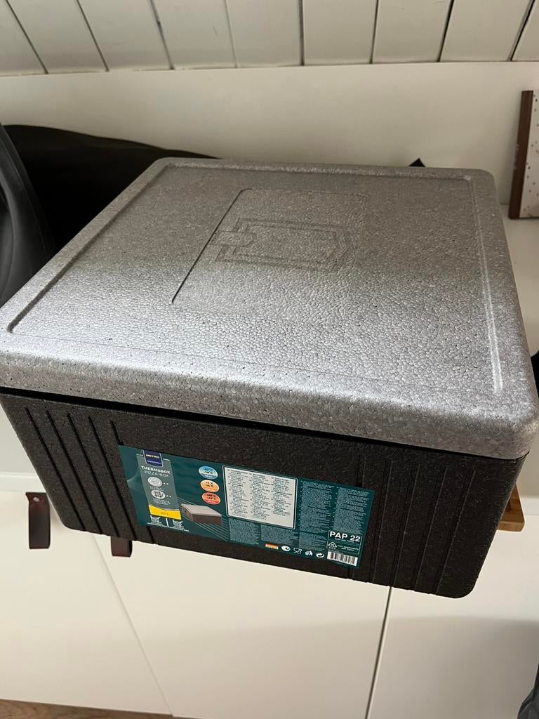 Handige thermo Pizza box., Caravans en Kamperen, Koelboxen, Ophalen of Verzenden, Zo goed als nieuw, Koelelement