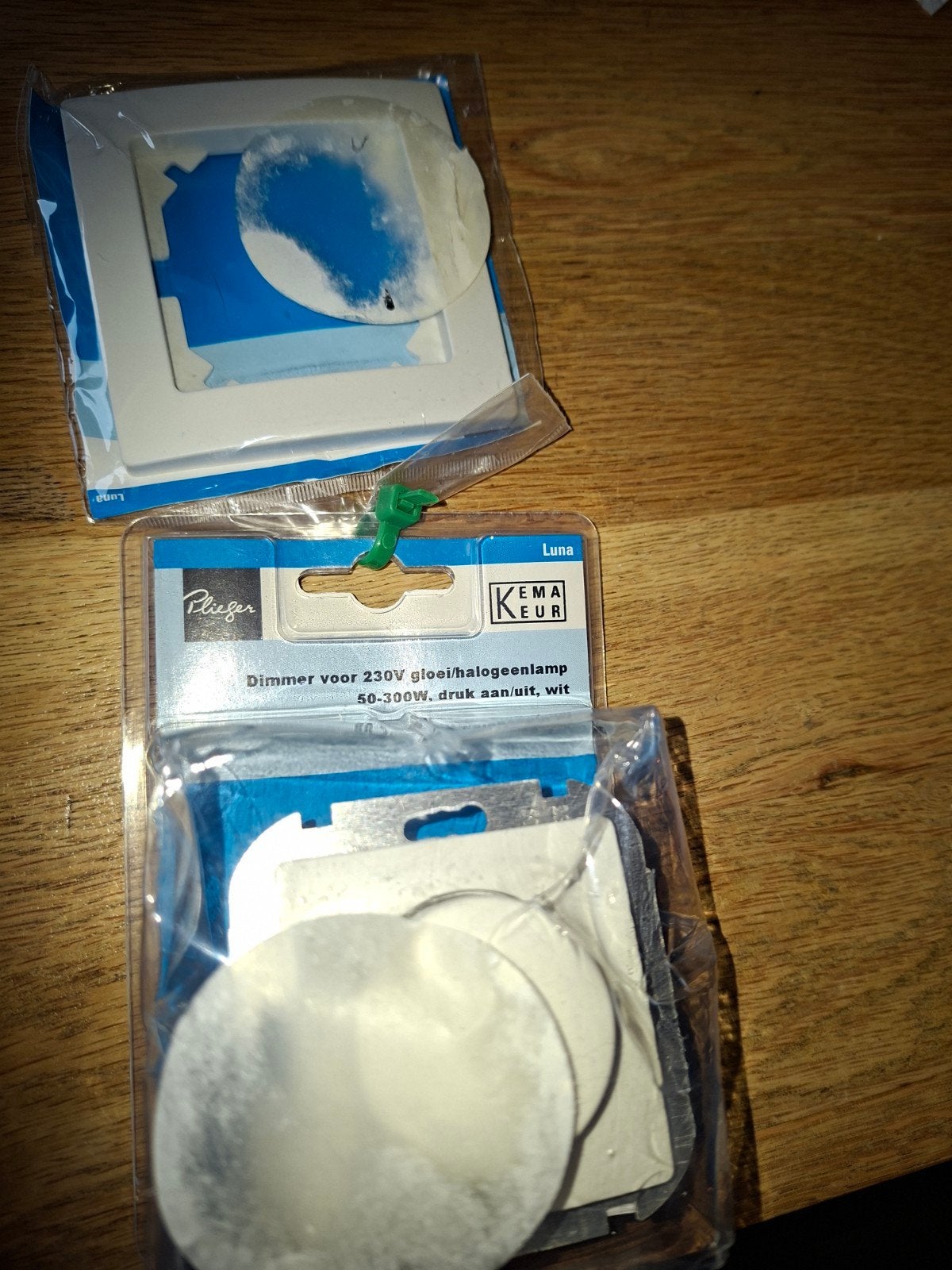 Diverse schakelaars en dimmers, nieuw in verpakking, Ophalen of Verzenden, Nieuw, Schakelaar