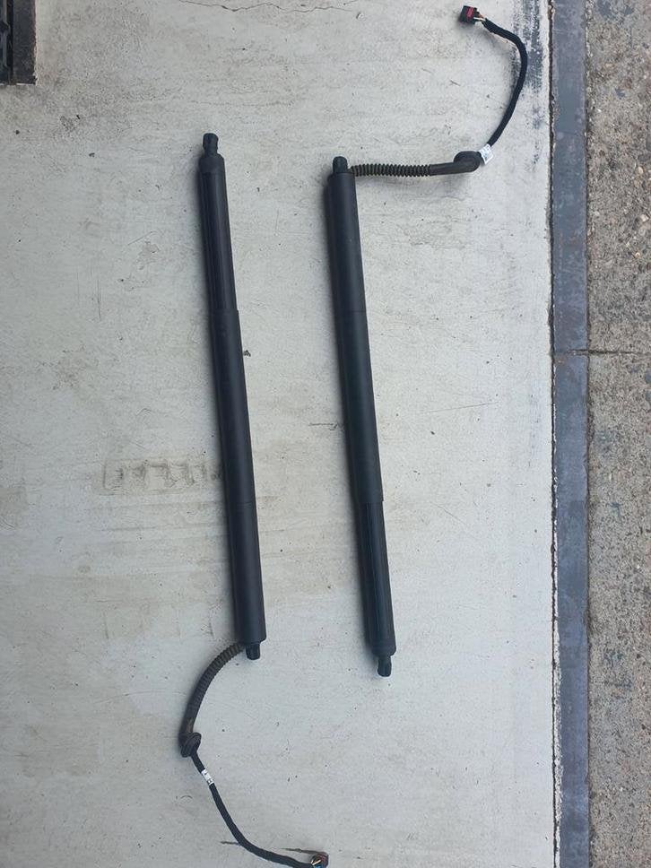 Gasdemper achterklep elektrisch L+R Audi A3 8Y vanaf bj 20, Audi, Gebruikt, Sidali047@hotmail.com, Ingolstadt