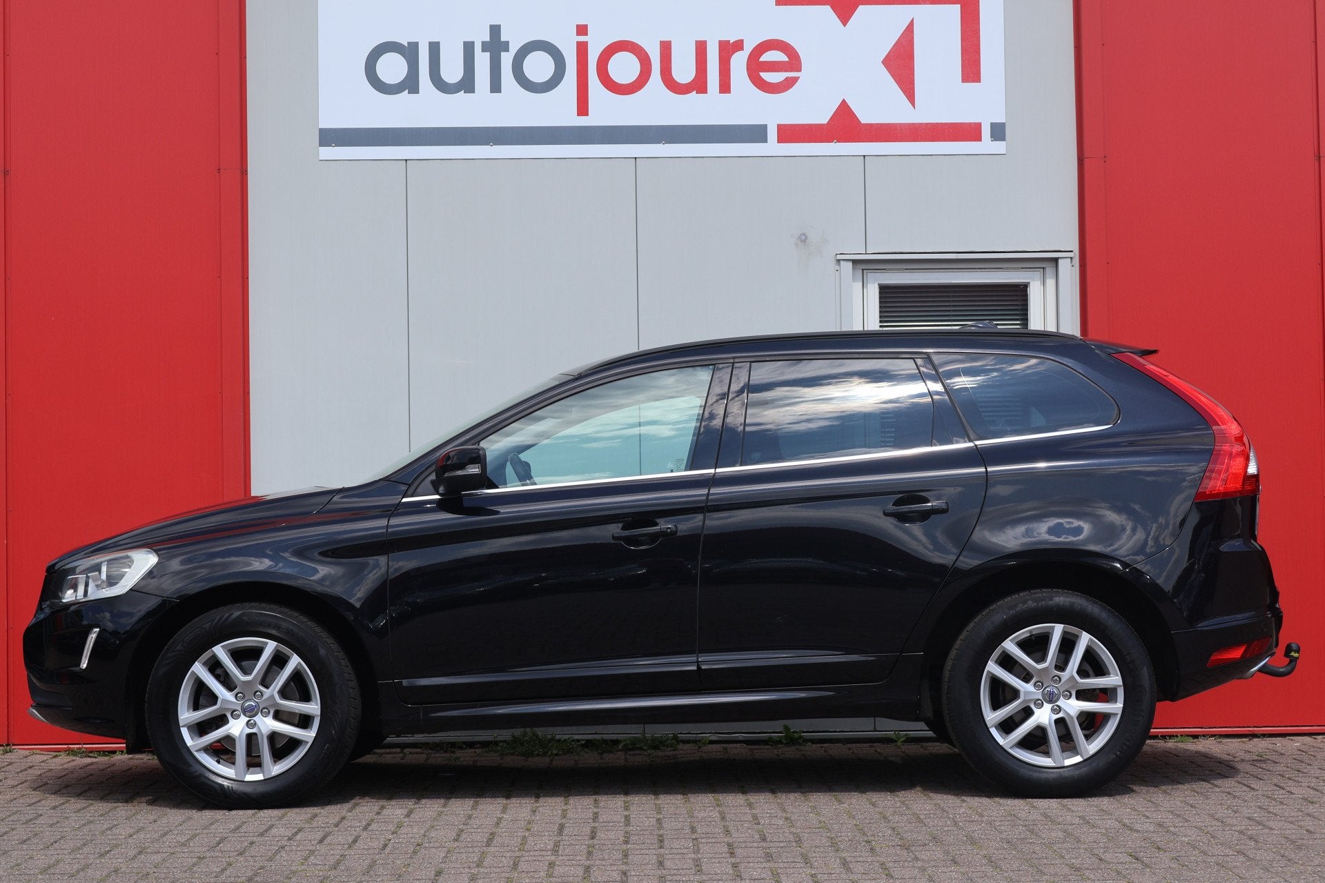 Volvo XC60 2.0 T5 FWD Momentum (bj 2014, automaat), 15 km/l, Gebruikt, 4 cilinders, 1969 cc