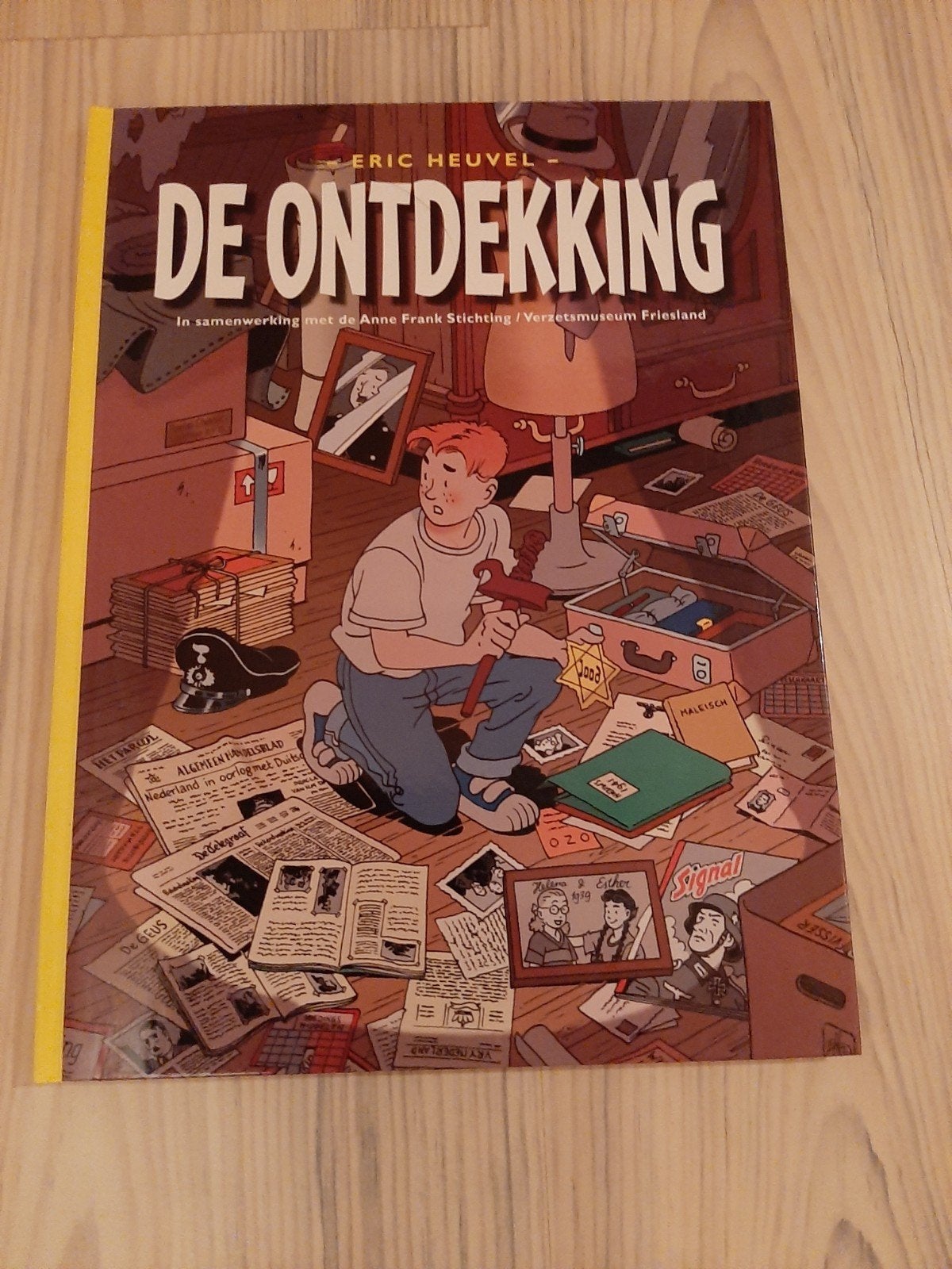 De Ontdekking - Eric Heuvel - Stripboek WOII hard cover, Boeken, Eén stripboek, Ophalen of Verzenden, Zo goed als nieuw, Eric Heuvel