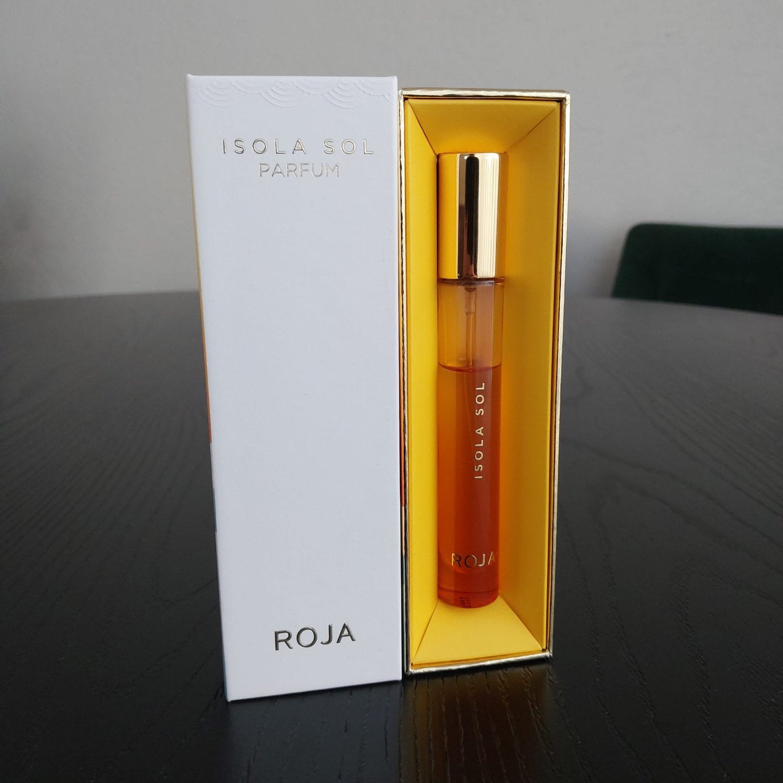 PARFUM NICHE ROJA ISOLA SOL 10ML PARFUM, Sieraden, Tassen en Uiterlijk, Uiterlijk | Parfum, Ophalen of Verzenden, Zo goed als nieuw