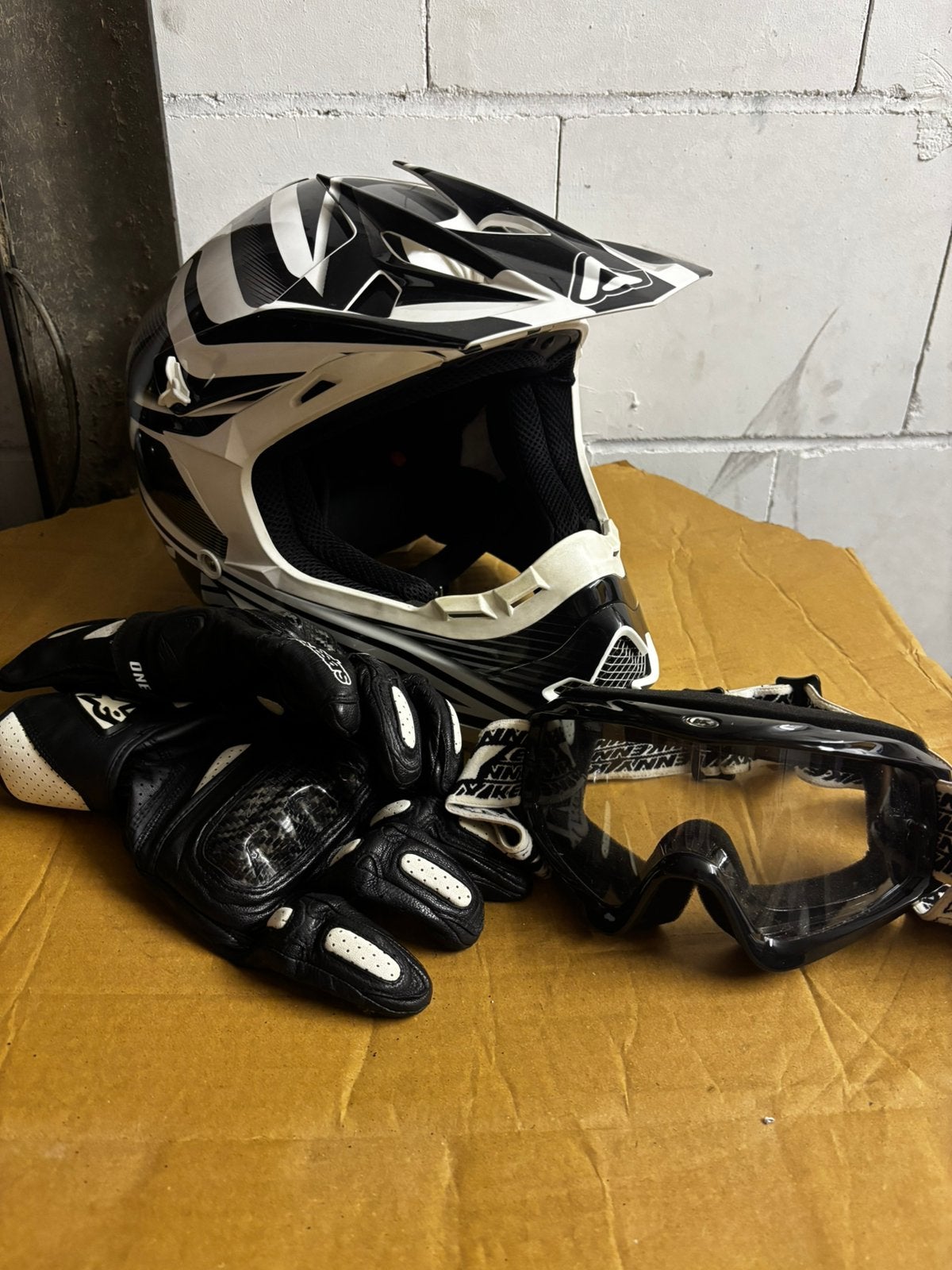 Acerbis motorhelm en set, Motoren, Heren, Overige typen, Nieuw zonder kaartje, L