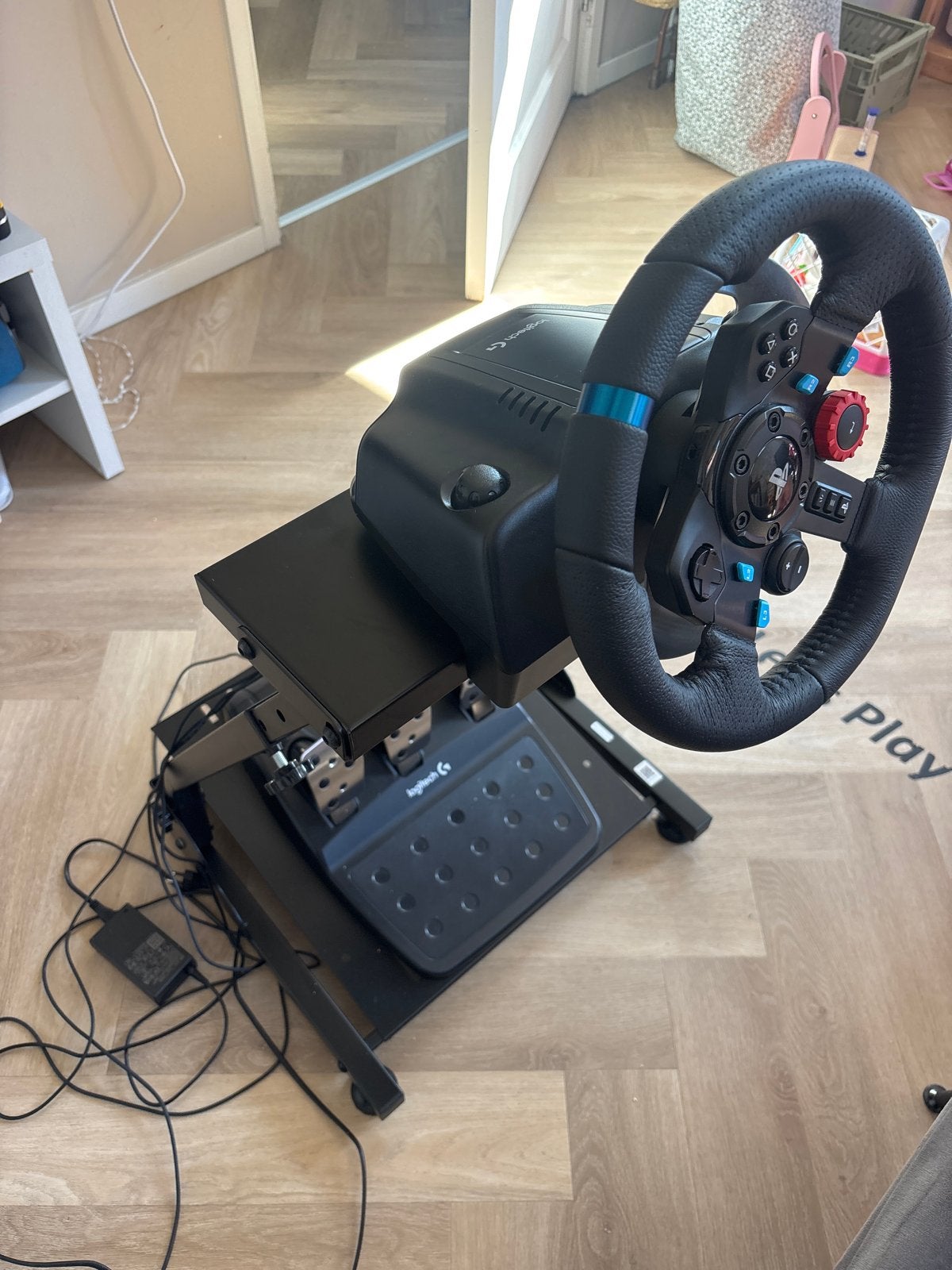 Logitech G29 racestuur met pedalen en Wheel Stand Pro, Ophalen, Racestuur, Gebruikt, Force feedback