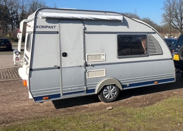 Kip Kompact EK37 uit 1997, chemisch toilet, 900 kg geladen, Standaardzit, Schokbreker, Kip, Particulier