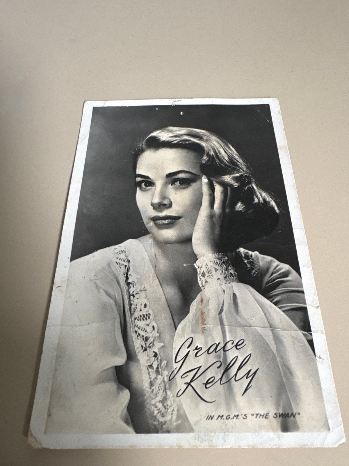 Vintage foto Grace Kelly in M.G.M.'s "The Swan", Gebruikt, Foto, Ophalen of Verzenden, 1940 tot 1960