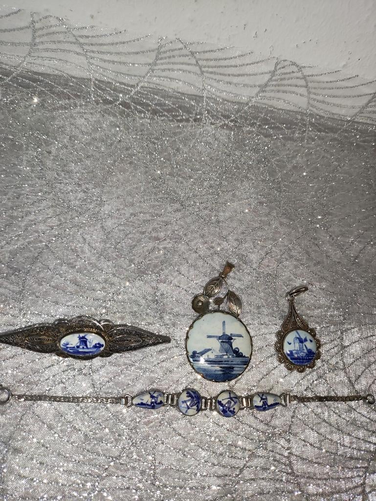 Prachtige oude zilveren sieradenset met Delfts Blauw, Antiek en Kunst, Verzenden