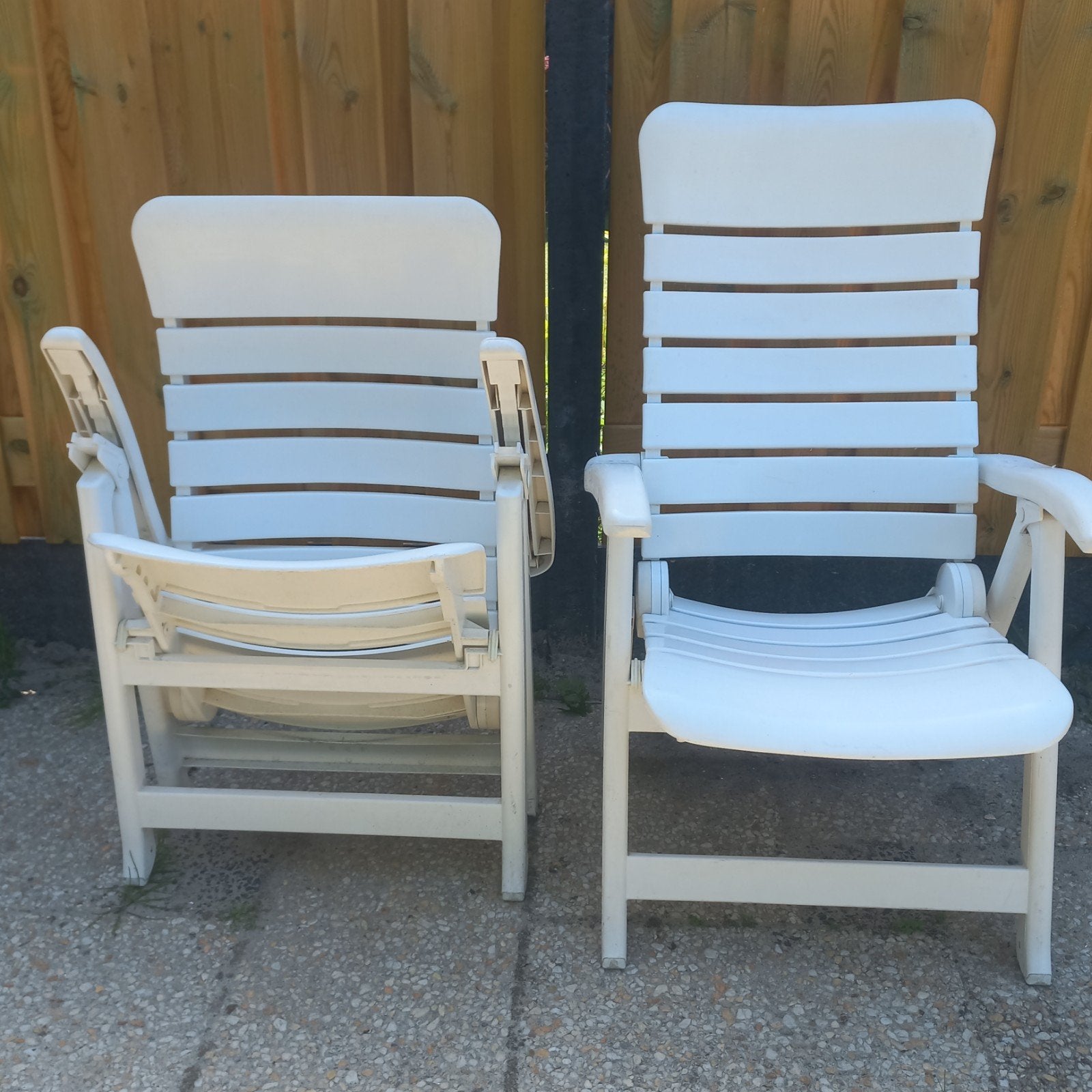 2x Verstelbare Tuinstoelen Wit Kunststof, Ophalen of Verzenden, Gebruikt, Kunststof, Verstelbaar