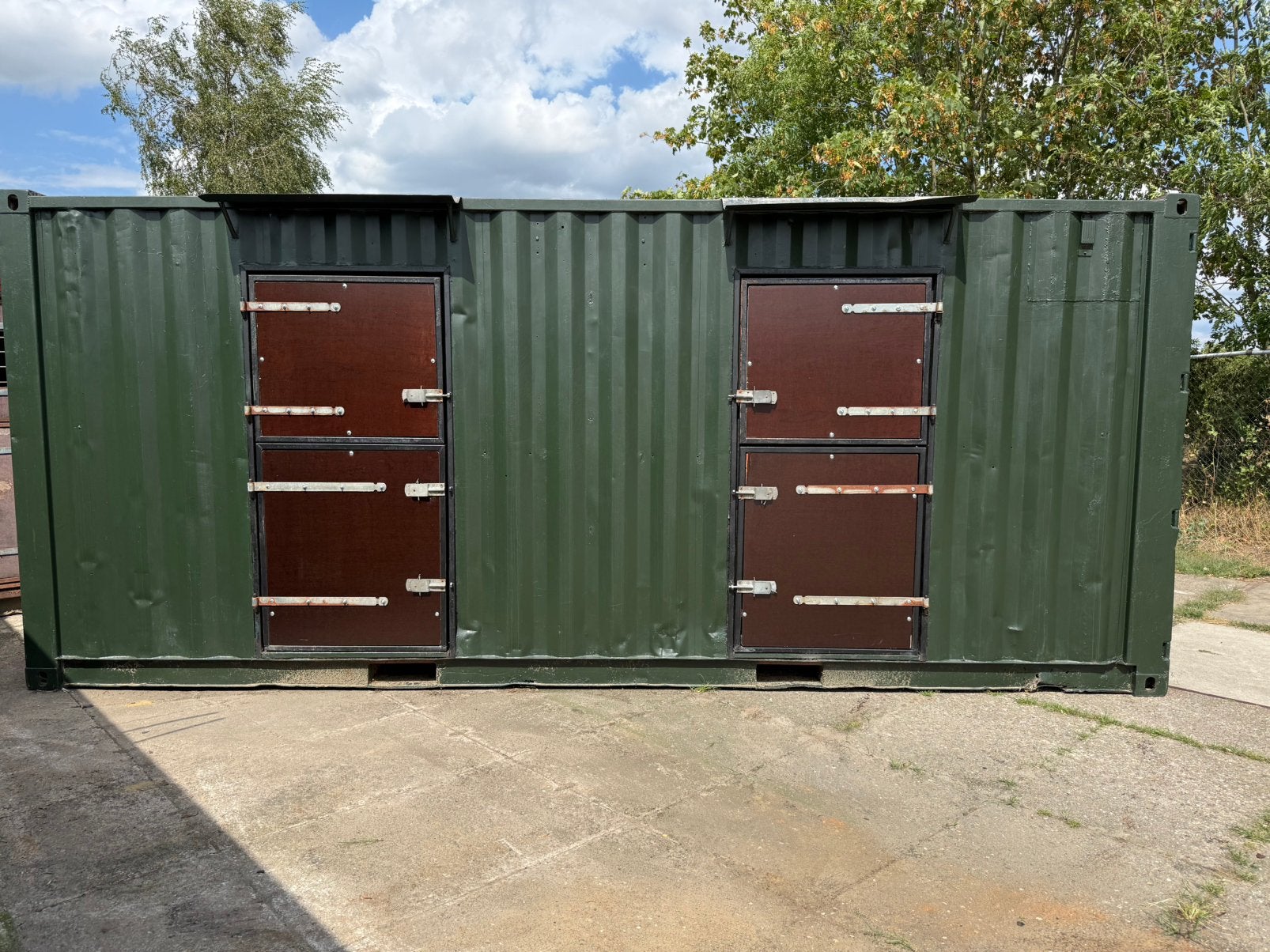 Paardenstal, Containerstal, mobiele paardenstal, Weidegang, 2 of 3 paarden of pony's