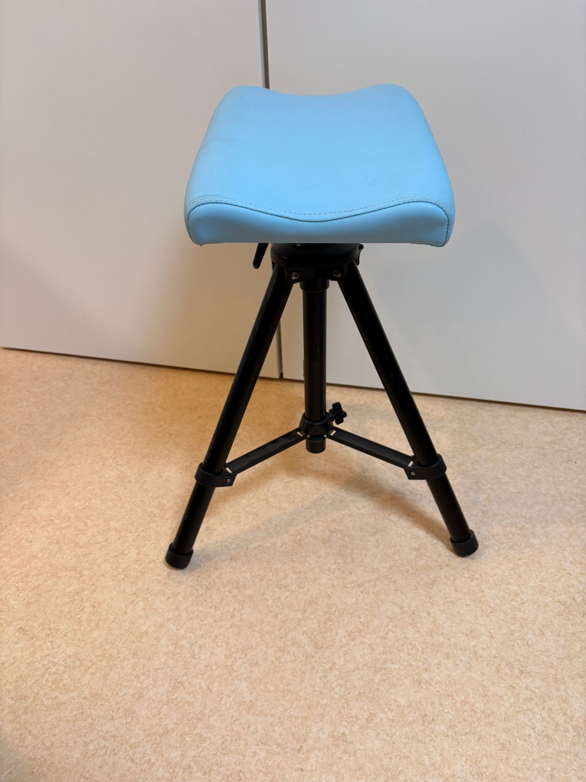 Girovi seats beensteun, Ophalen