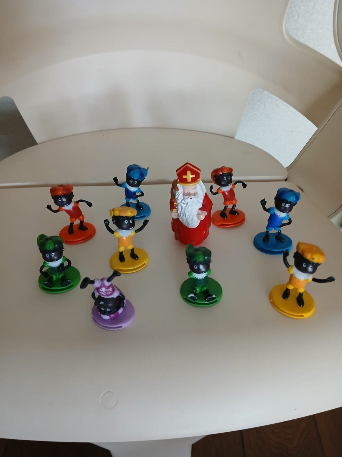 Sinterklaas en Pieten 9 stuks figuurtjes., Diversen, Ophalen of Verzenden