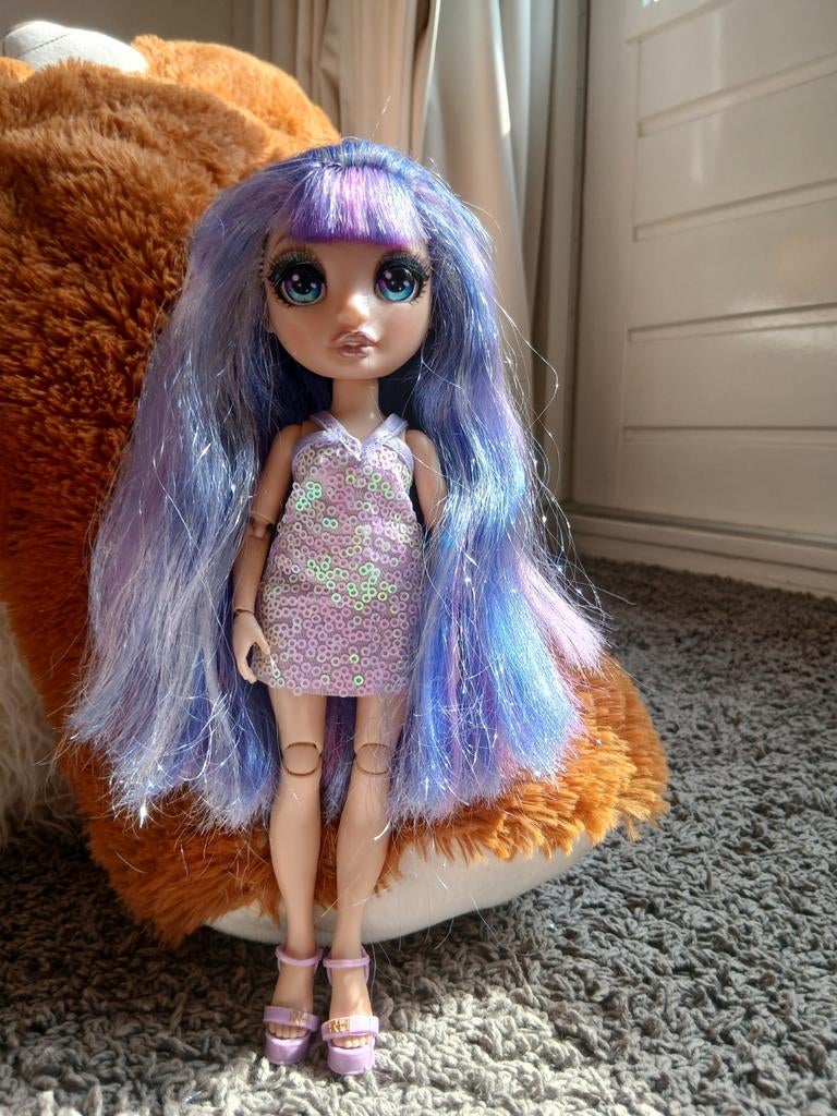 Rainbowhigh pop violet, Verzamelen, Poppen, Ophalen of Verzenden, Zo goed als nieuw, Pop