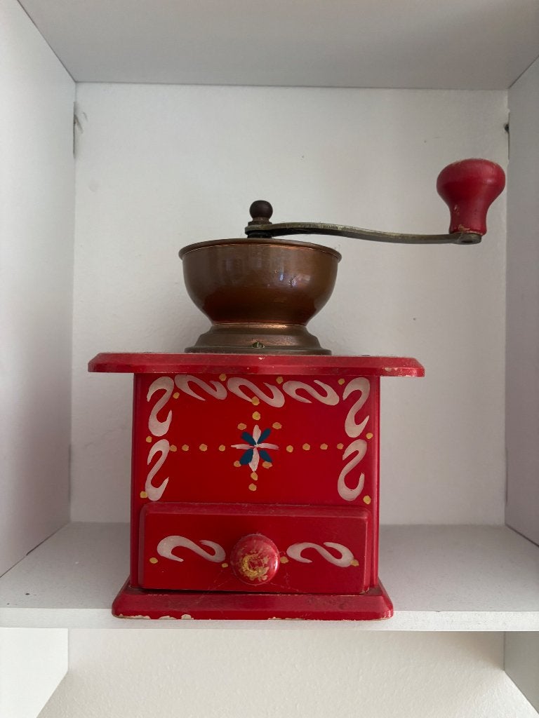 Antieke Koffiemolen Rood Handbeschilderd – Vintage, Antiek en Kunst, Ophalen