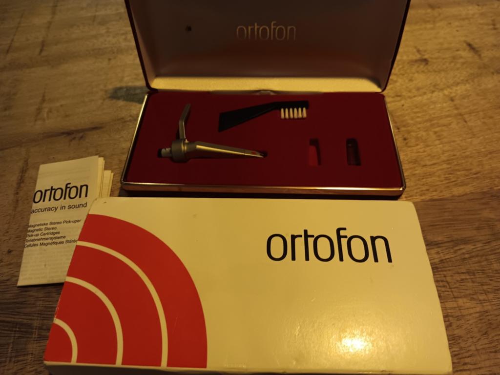 Ortofon pro cartride en heashell in 1 . Naald platenspeler, Ophalen of Verzenden, Overige merken