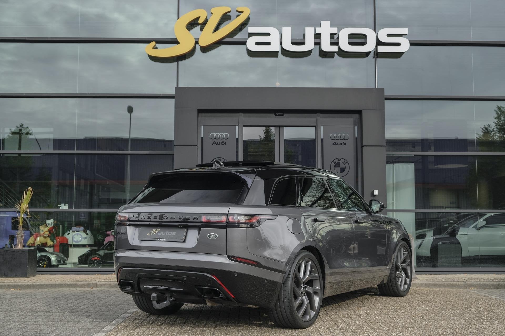 Land Rover Range Rover Velar D300 V6 300pk R-dynamic Grijs k, Auto's, Automaat, Stof, Zwart, 2993 cc