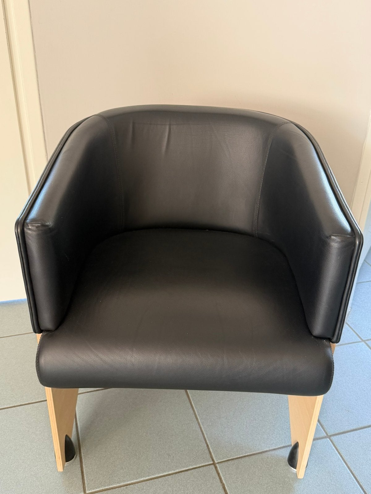 Lande pencil design stoelen, Ophalen, Drie, Zwart, Nieuw