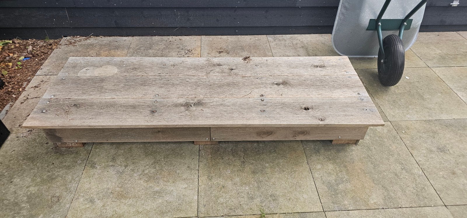 Stevige houten opstap voor chalet of caravan (H30xB175xD62), Ophalen