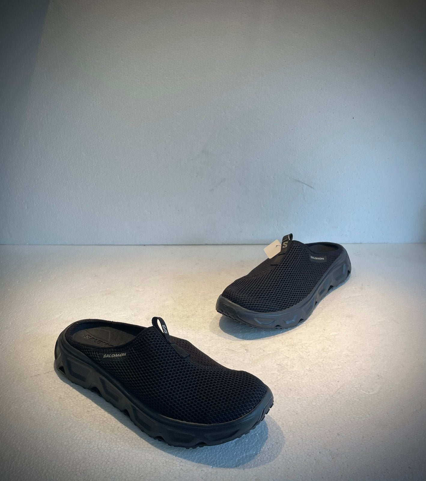 Salomon Reelax Slide 6.0 zwart 43 1/3, Slippers, Zwart, Ophalen of Verzenden, Zo goed als nieuw